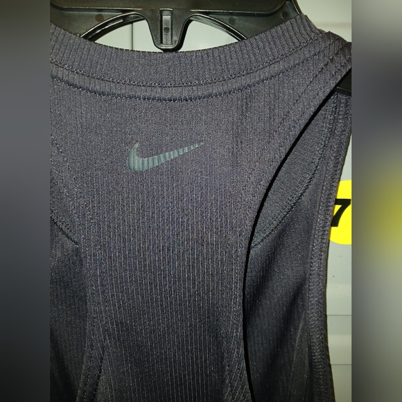 Nike Dri-Fit Ribbed Racerback Tank Size M - Picture 9 of 9